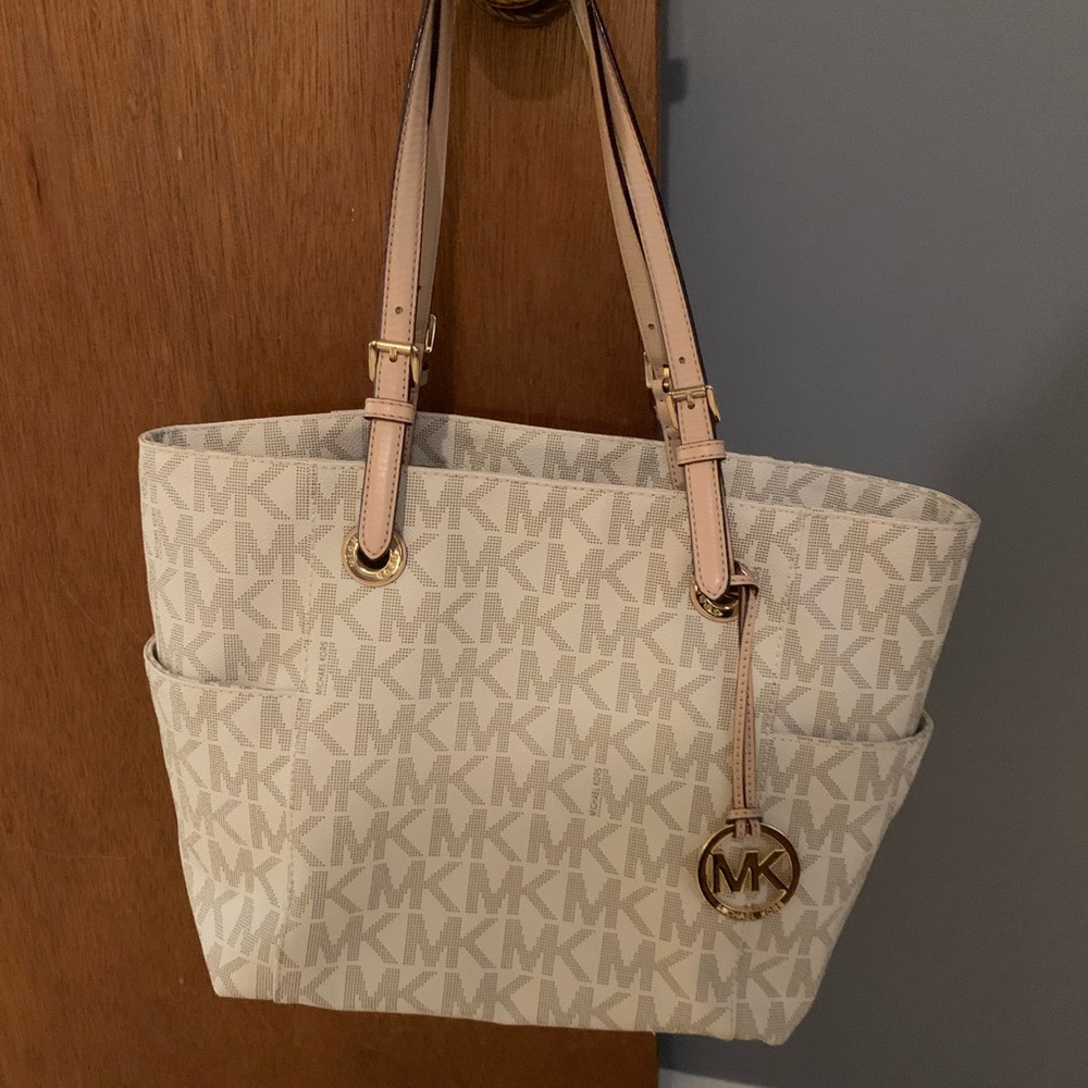 Michael kors pocketbook